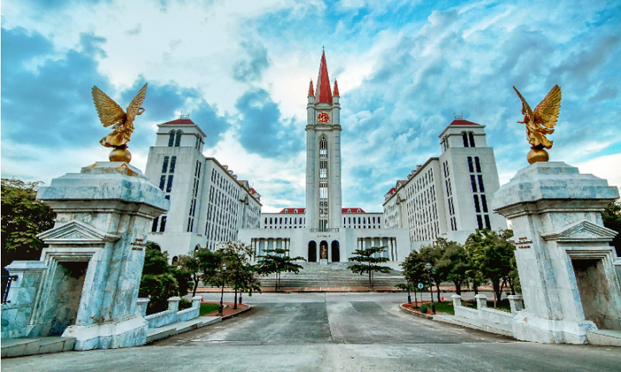 图1 泰国易三仓大学校园。