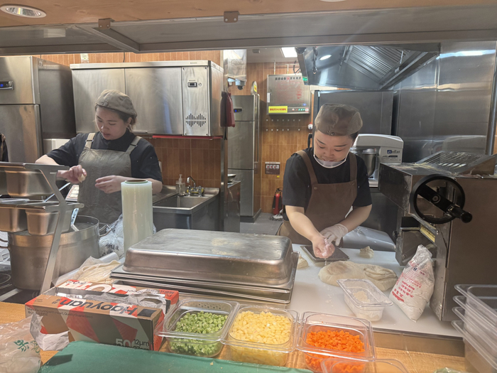 羊肉水饺、烧麦等均为门店现制&nbsp;图片来源：每经记者 赵雯琪&nbsp;摄