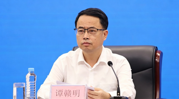 宜春市委副书记、市长谭赣明 文颖 摄