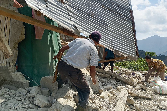 印尼7.7级地震已致东努沙登加拉省5人死亡