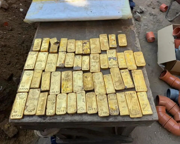 ▲现场找到的金条
