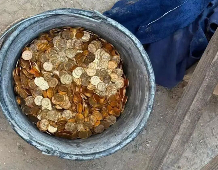 ▲现场找到的金币