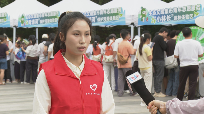 青年志愿者黄克迅
