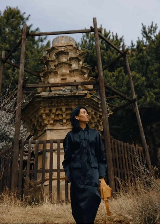 图片:山下有松品牌概念海报