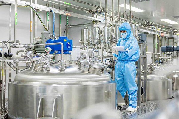 图3：B15车间内的蛋白A全自动偶联生产线