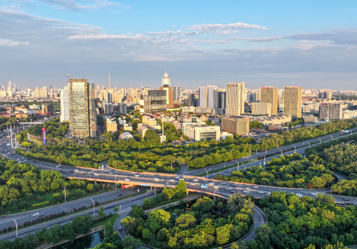 图为天津滨海高新区华苑片区一景。