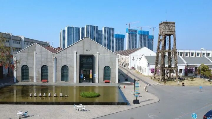 图为青岛市北区的纺织谷。（崔冬妮 摄）