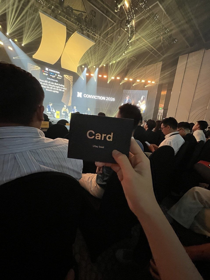 图3:UKey Seed Card在CONVICTION 2026现场的实拍记录。UKey Wallet团队现场拍摄。
