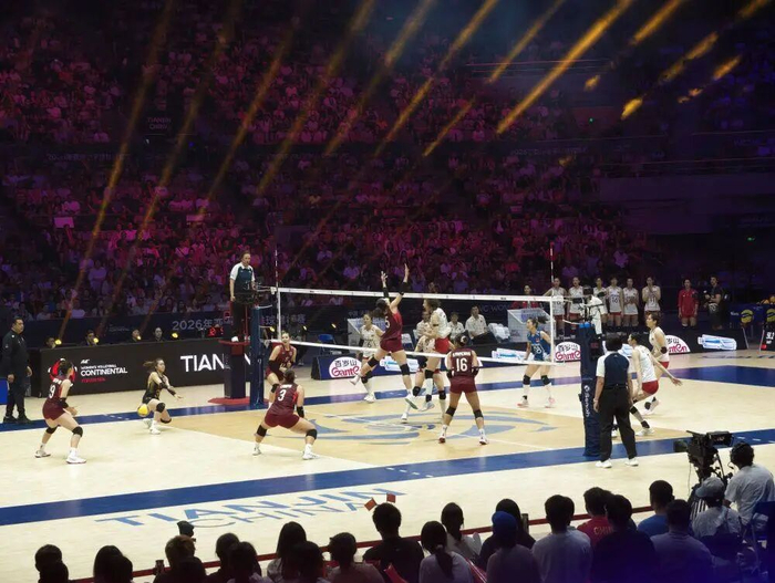 图为8月30日中国女排与泰国女排决赛现场