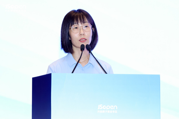 华为昇腾CANN社区行业首席冯源作主旨演讲