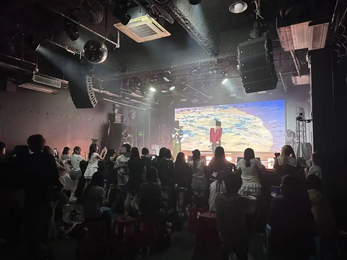 7月初，广州男地偶拼盘演出现场