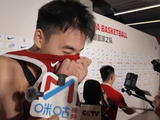 王俊杰赛后激动落泪：都过去了 瀚森NBA！超级高水平！