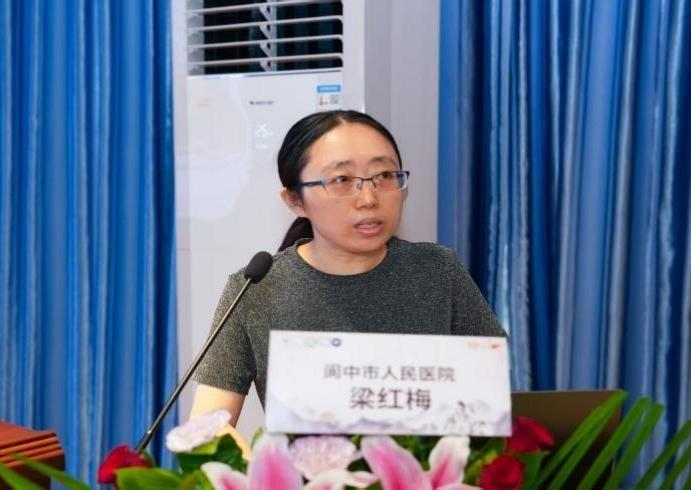 上图为消化科原曹磊主任、下图为消化科梁红梅主任医师