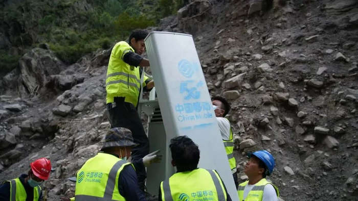 8月30日20时37分，中国移动在距吉隆国门口岸900米处又开通1座4/5G共模基站，并同步开通异网漫游