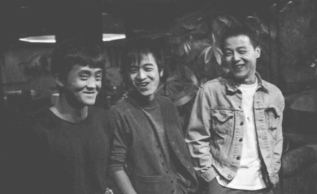 魔岩三杰（从左至右分别为：张楚、何勇、窦唯）图源：摘自高原《把青春唱完》
