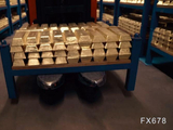 黄金徘徊4500美元下方，沃勒“鸽声”托底，美伊“炮火”压顶，今晚非农成“胜负手” ？