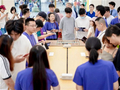 华为麒麟9050 Pro门店首秀：史上最强麒麟芯片引发众人围观