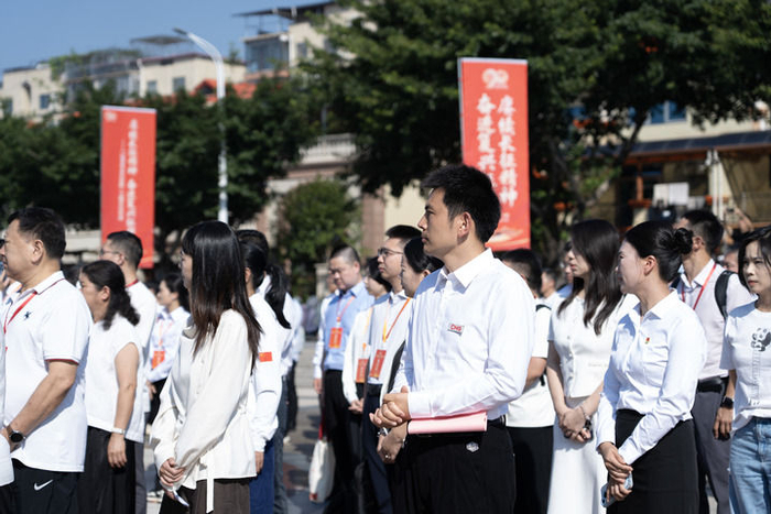 9月8日在江西省于都县拍摄的“赓续长征精神 奋进复兴征程——记者再走长征路”主题采访启动仪式现场。新华社记者 曹梦瑶 摄