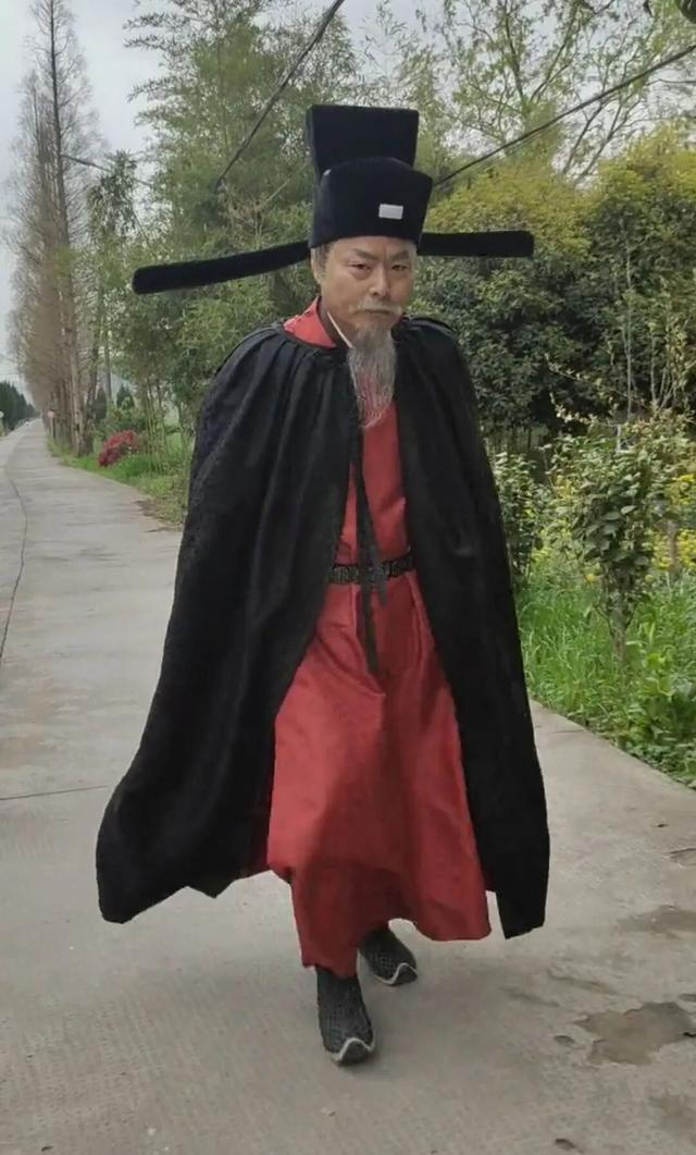 草根演员王新昉（来源：当事人社交账号）