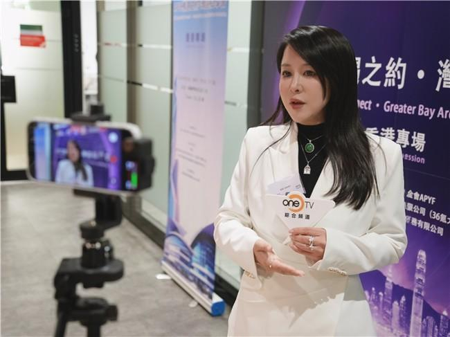 图注：一步一域创始人赵俊现场接受亚太第一卫视（One TV）采访，分享文化IP出海的实践探索