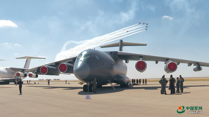 　　中国空军运油-20A加油机在第二届埃及航展静态展示区亮相。闫  超摄