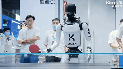 图注：人形机器人打乒乓球