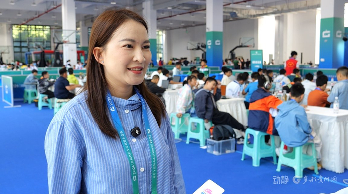 兴义市弘毅中学信息科技老师教练员 梁婷婷