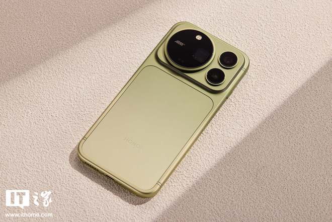 ▲ IT之家开箱：荣耀 Magic9 Pro Max 图赏