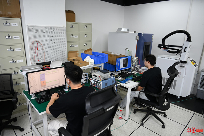 芯聚威科技公司实验室