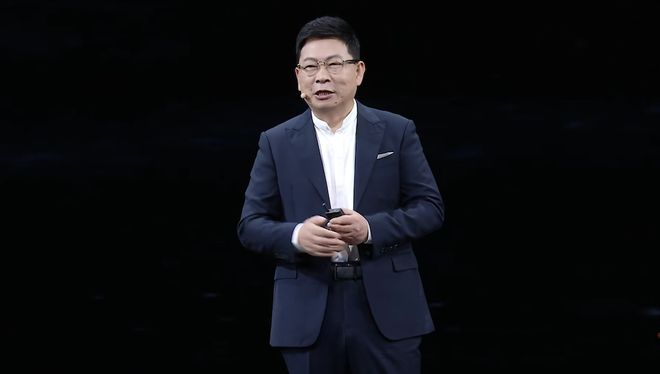 ▲华为常务董事、产品投资评审委员会主任、终端BG董事长余承东