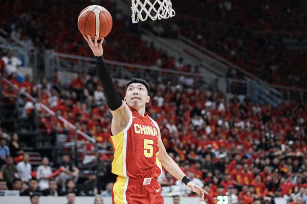 廖三宁轰30分比肩周琦！中国男篮时隔7年再次有人在正式比赛砍30+