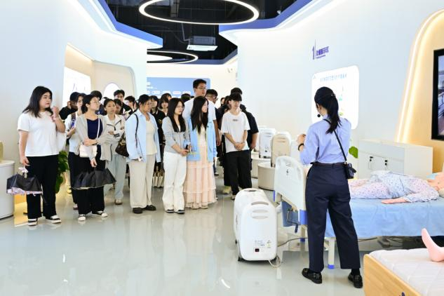 图7.华为大数据中心研学