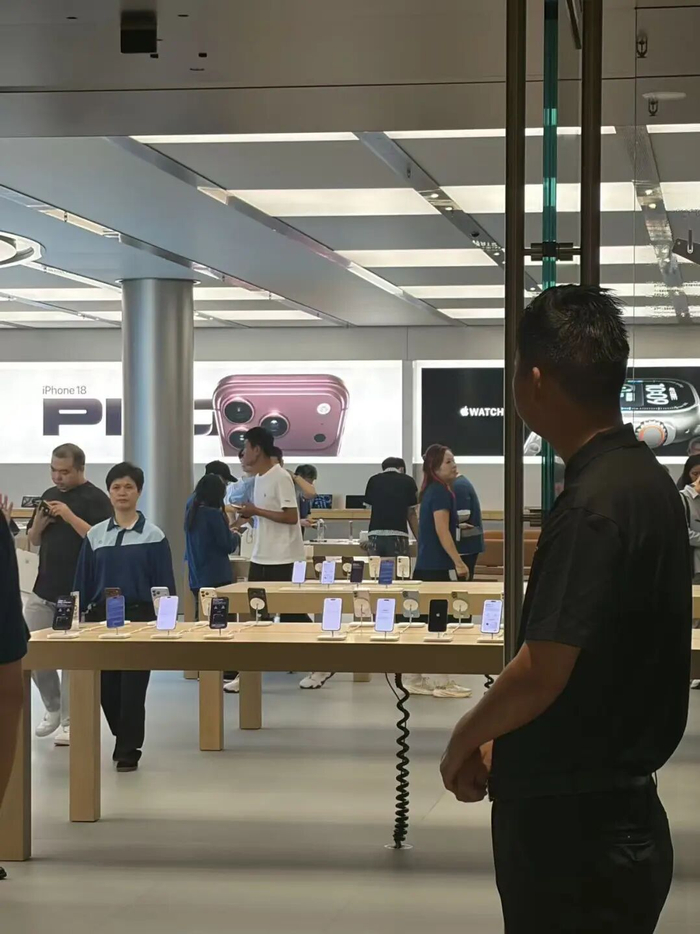提前预约购机的消费者才可以进店