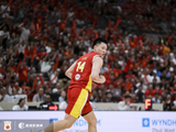 李弘权：对这帮兄弟感到骄傲的是我们一直没有放弃 都是互相鼓励