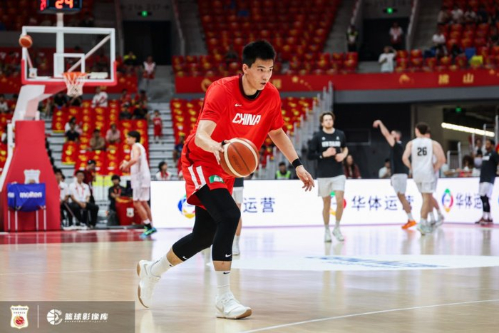 篮板效率三大中锋最高！焦泊乔亚运会场均9.5分钟贡献5.5分4.2板