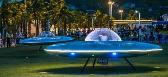 飞碟形eVTOL展示水陆两栖起降能力。图源：每日经济新闻