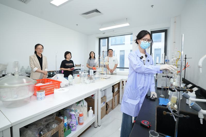 9月22日，北京市消费者协会面向社会开放实验室。北京市消费者协会供图