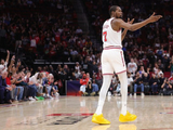 KD：季后赛会让年轻球员变得更好 有些人12、13年都没打过季后赛