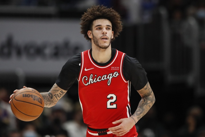 朗佐·鲍尔辟谣退役传闻:这对我可是大新闻 我还在等NBA球队召唤