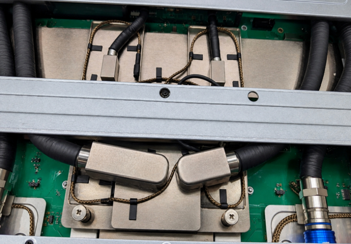 ▲ GPU 液冷系统内部漏液检测绳布置示意