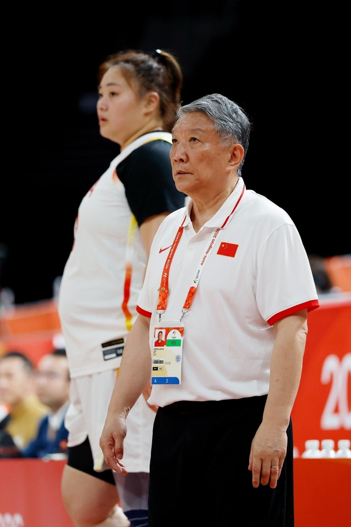 全是长篮板！韩国女篮首节三分球14中1 前场板7-5多于后场板