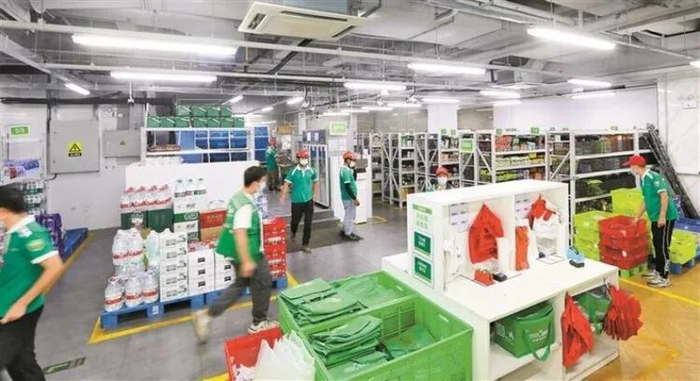 叮咚买菜前置仓全景 图源：深圳报业