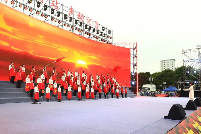 图为大庄乡中心学校代表队参加合唱比赛。