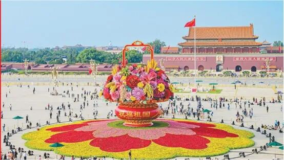 2023年大花篮首次装入象征丰收的五谷元素。