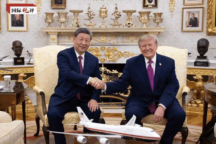 当地时间9月24日上午，国家主席习近平同美国总统特朗普在白宫椭圆形办公室小范围交流。