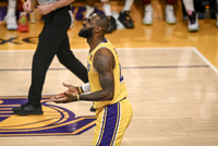 夸梅：NBA包庇老詹走步纯粹是造星 换我这么走早主动把球给对面了