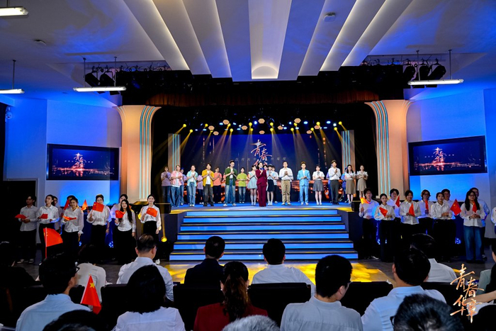 9月28日晚，&ldquo;青春华章&middot;日月光华共璀璨&rdquo;网络主题活动在复旦大学相辉堂举行。 本文图片均为主办方 供图