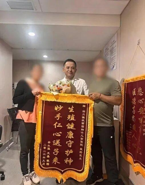 （图为生殖男科医生袁野，也是该患者助孕阶段主诊医生）