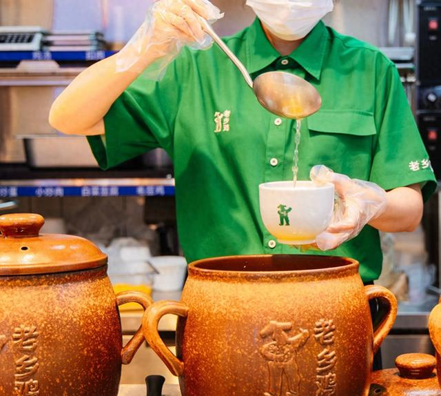 老乡鸡鸡汤。图/老乡鸡
