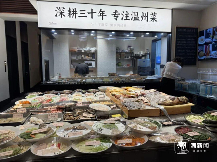 弘瓯饭店在杭州坚持档口点菜模式。记者 祝梅 摄